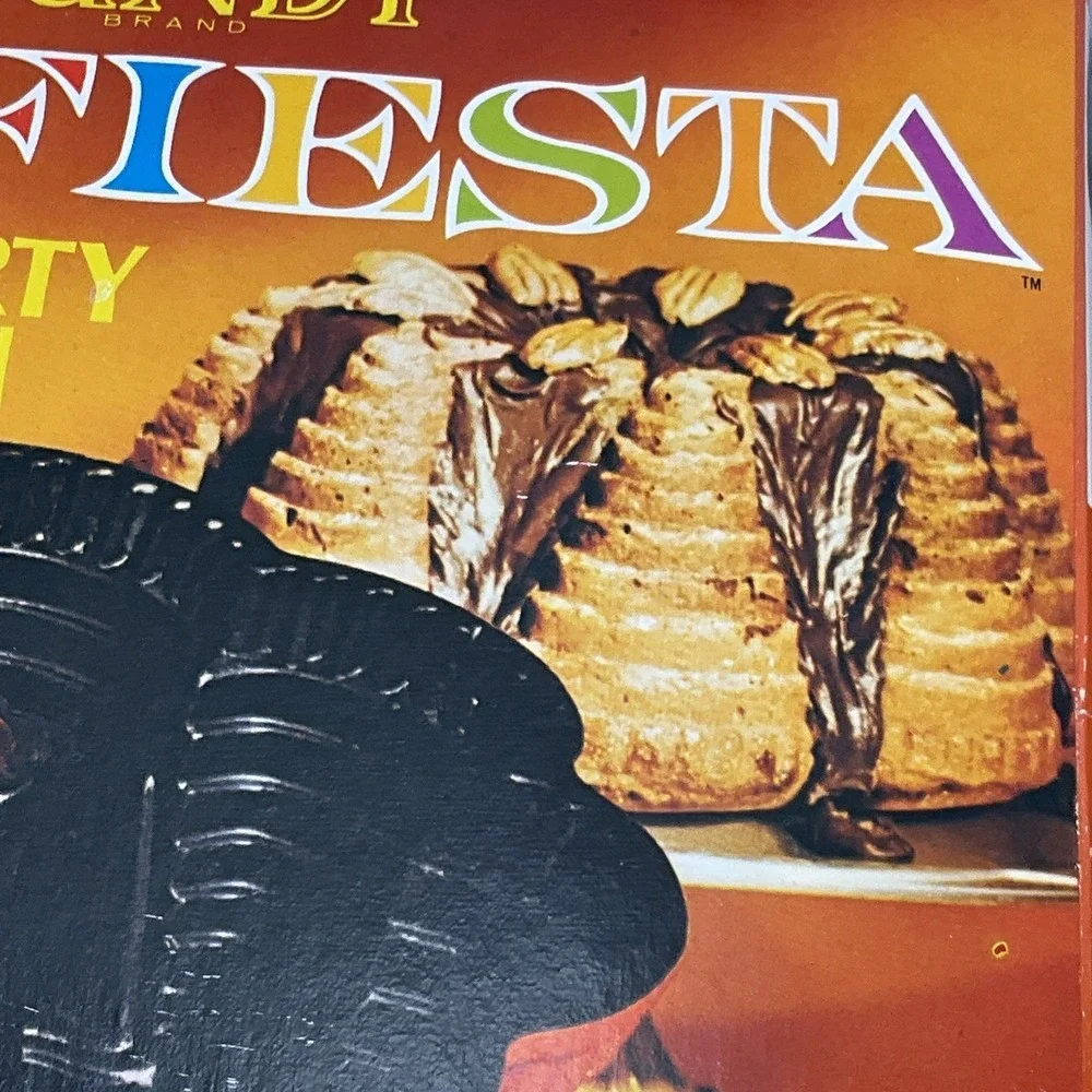 New Vintage Nordic Ware Bundt Fiesta Party Pan Cast Aluminum Brown